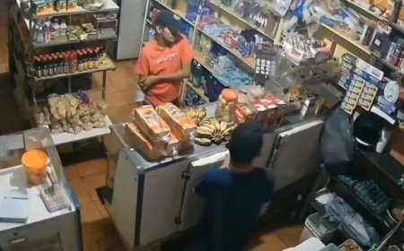 Homem tenta furtar produto escondendo item na cueca e acaba descoberto; veja o vídeo