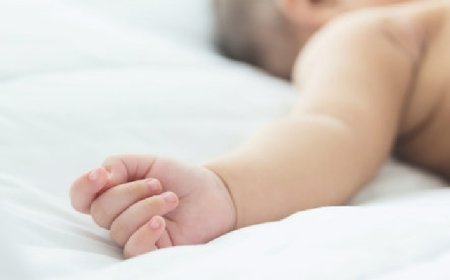 Mãe tenta sufocar filha de 6 meses após não aceitar fim do namoro