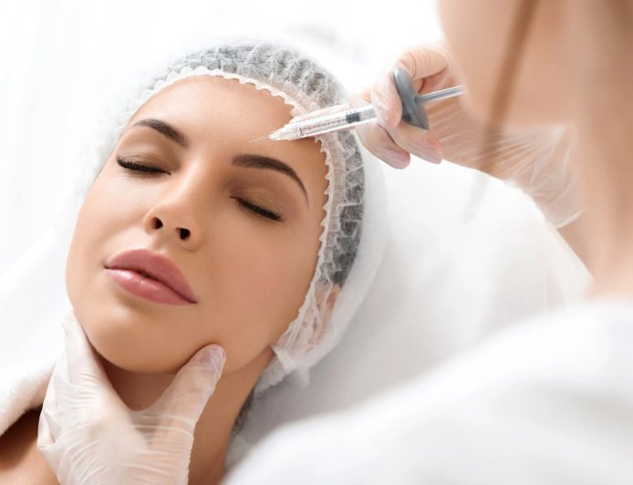 Tratamento 'milagroso' de rejuvenescimento deixa mulher com rosto deformado