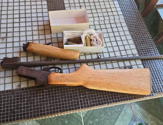 Homem é preso após ameaçar massacre na escola da esposa de 14 anos