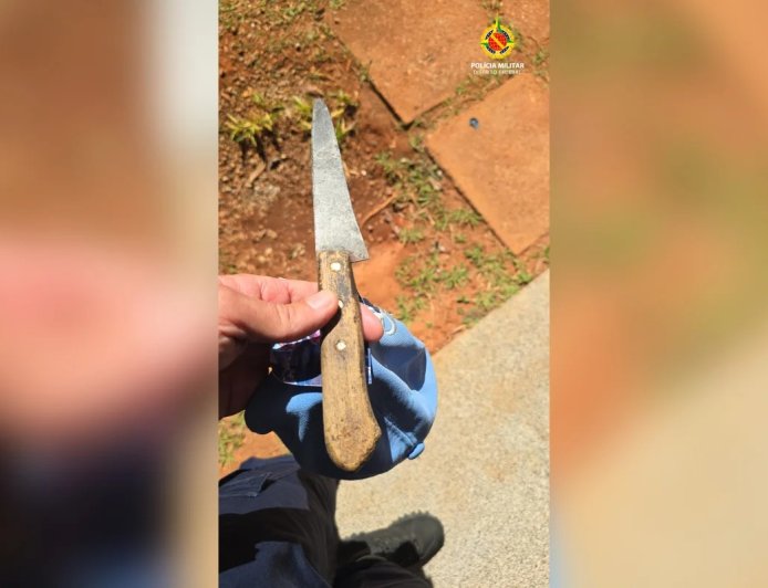 Aluno de 14 anos é apreendido após ameaçar colegas com faca em escola