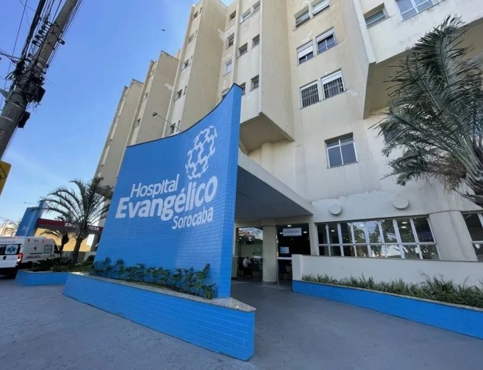 Bebê é achado dentro de lixeira em banheiro feminino de hospital