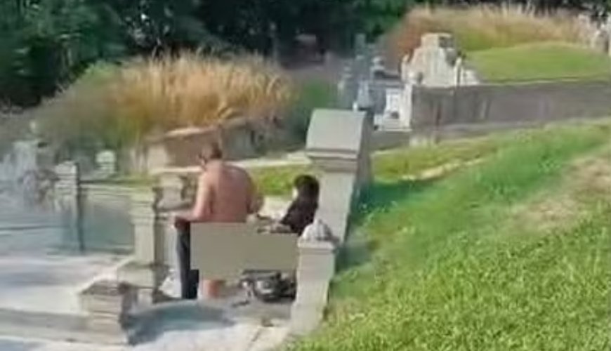Casal é flagrado fazendo sexo em cima de túmulo em cemitério; veja vídeo