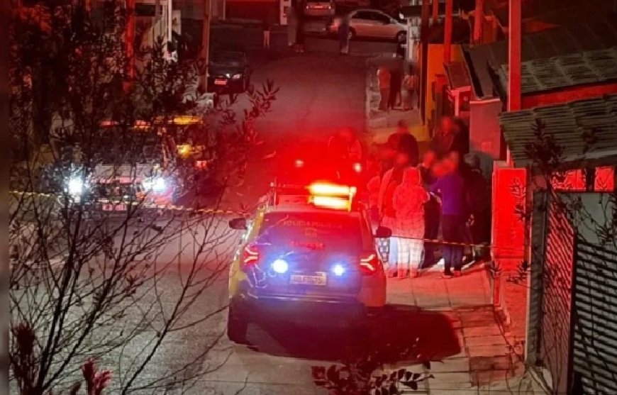 Jovem de 21 anos é morto com tiro na cabeça pelo vizinho em meio a briga por som alto